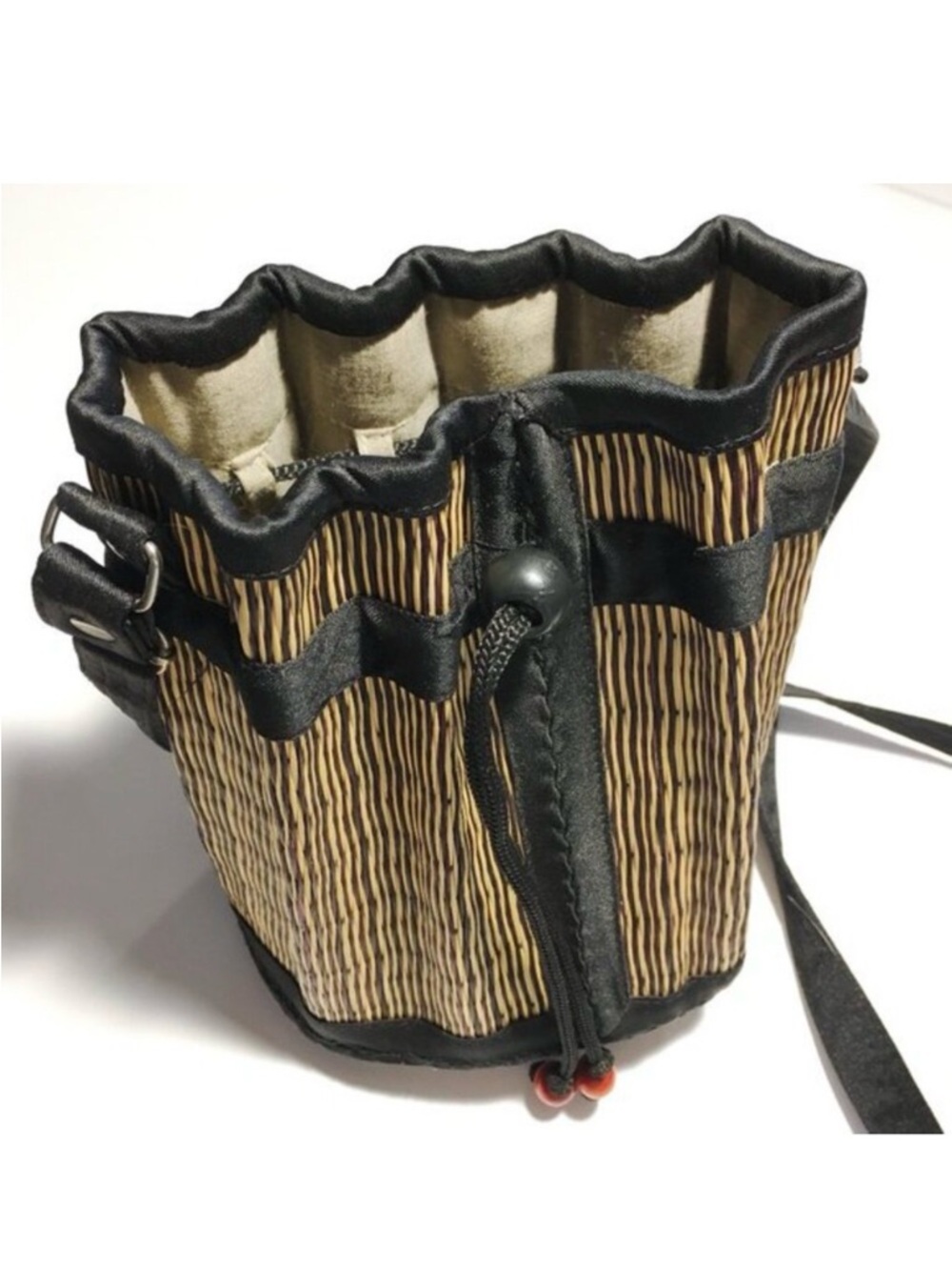 π·οΈ Woven Straw Bucket Bag - Picture 1 of 11